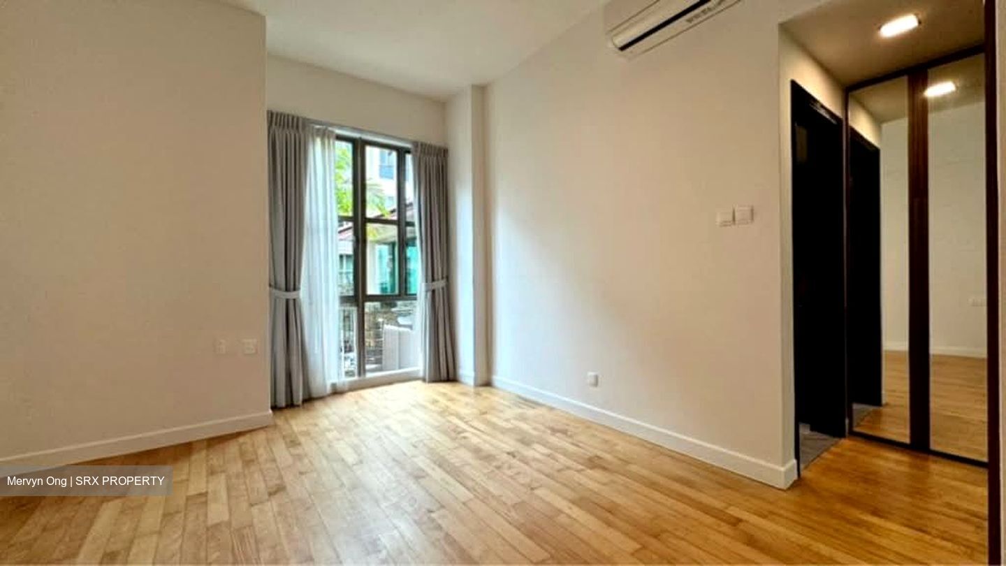 Landbay Condominium (D16), Condominium #566480291